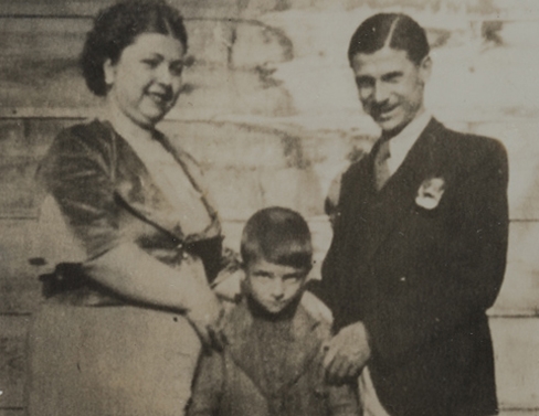 With his mother Hayriye and father Kaya Müren